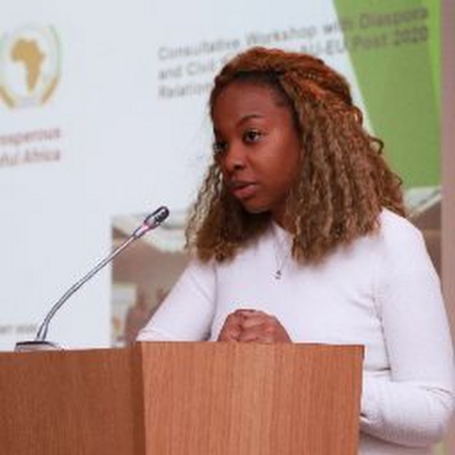 Dña. Adélaïde Hirwe, en el Máster en Relaciones Internacionales y Migraciones