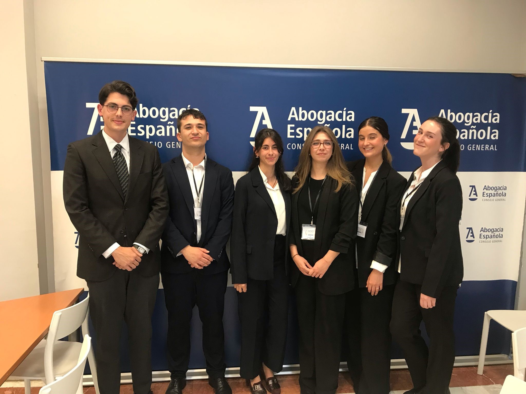 EXCELENTE PARTICIPACION DE LOS ESTUDIANTES DE DERECHO DE LA UNIVERSIDAD DE CÁDIZ EN LA IV EDICIÓN...